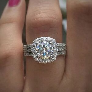 925 Silver Round Cut Halo Diamond Ring